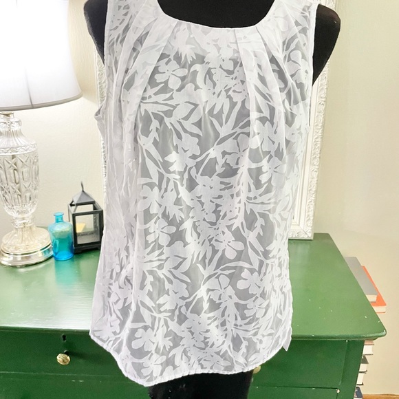 Sweet Liz Claiborne Blouse - Picture 2 of 7